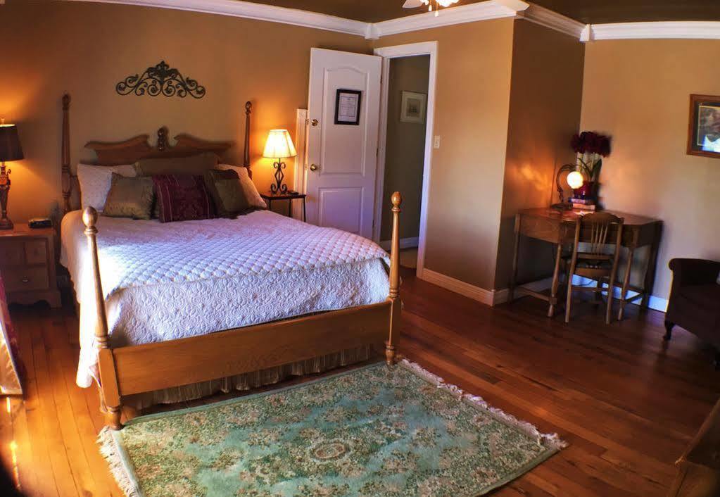 Hill House Bed And Breakfast Loretto Exterior foto
